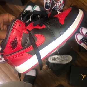 Size 1Y boys retro 1s worn one time